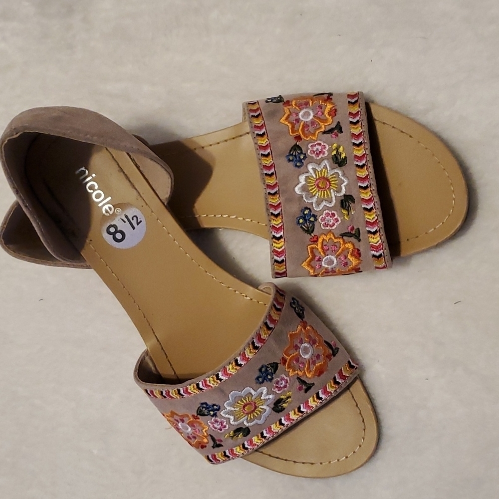 Nicole Floral Embellished Sandals SZ 8.5